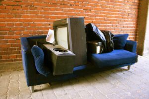 Why Junk Removal Is a Smart Choice Before Your Move